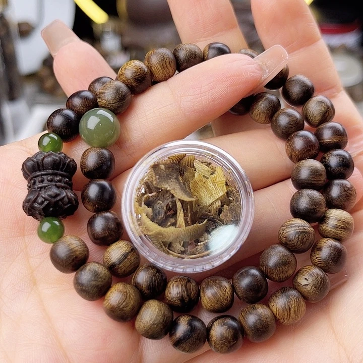 沉香碎屑沉香虎**姐➕越南黄棋古董窖藏留疤老料0.8