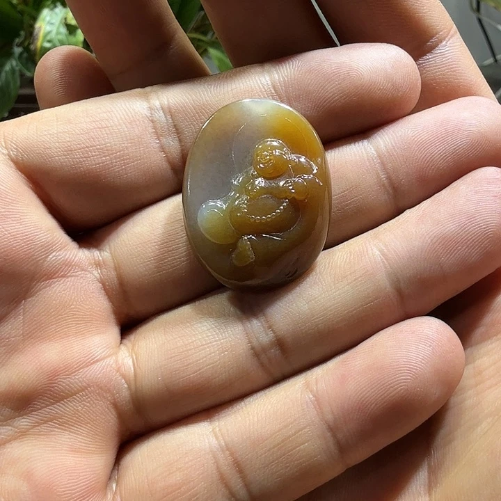 颈饰未镶嵌和田玉（糖玉）