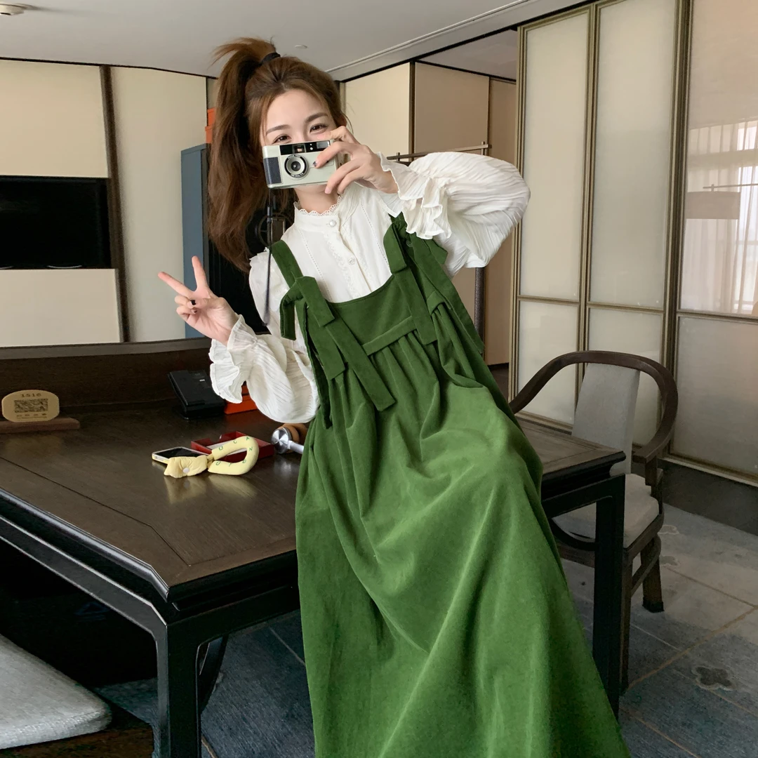 森系小个子开春穿搭套装女2025新款网红减龄可爱衬衫背带裙两件套