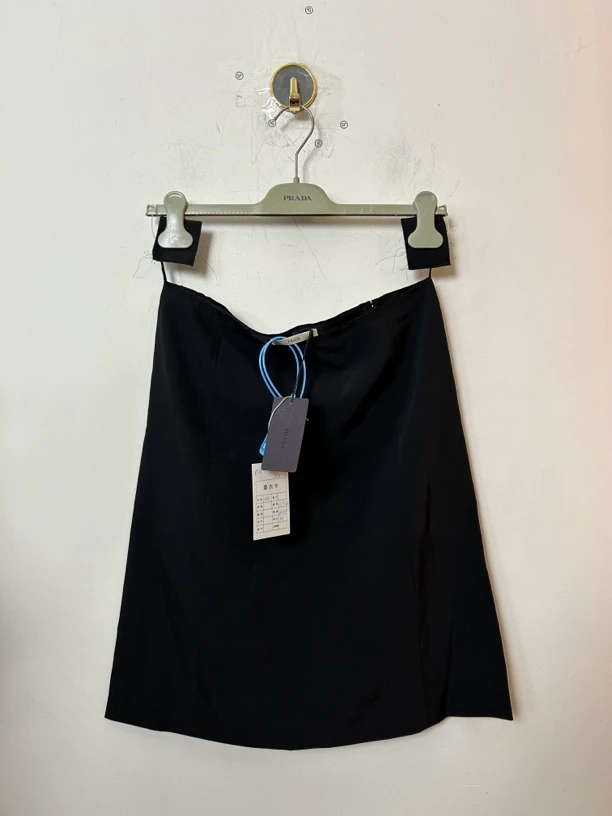 99新 Prada/普拉达 黑色短裙