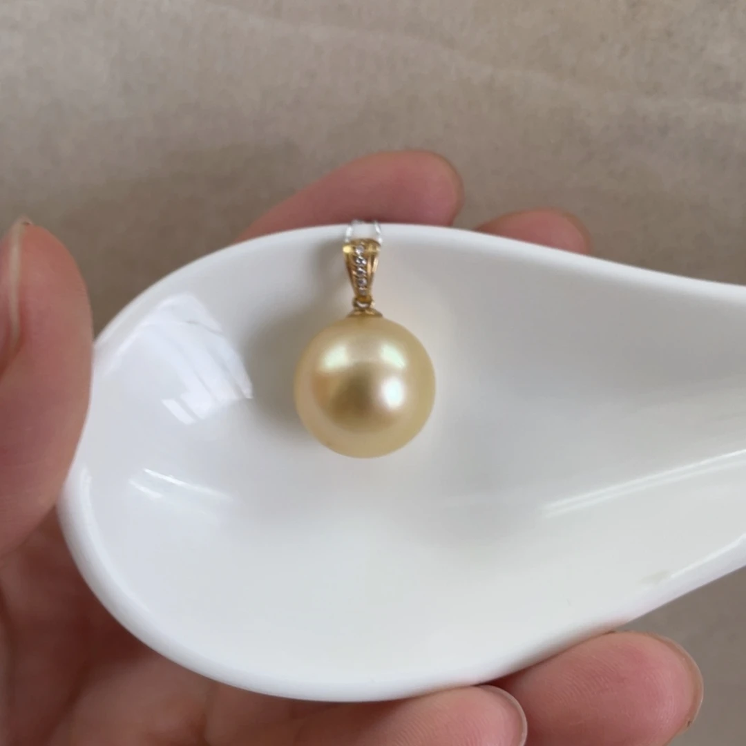18K金镶嵌颈饰海水珍珠13.5mm