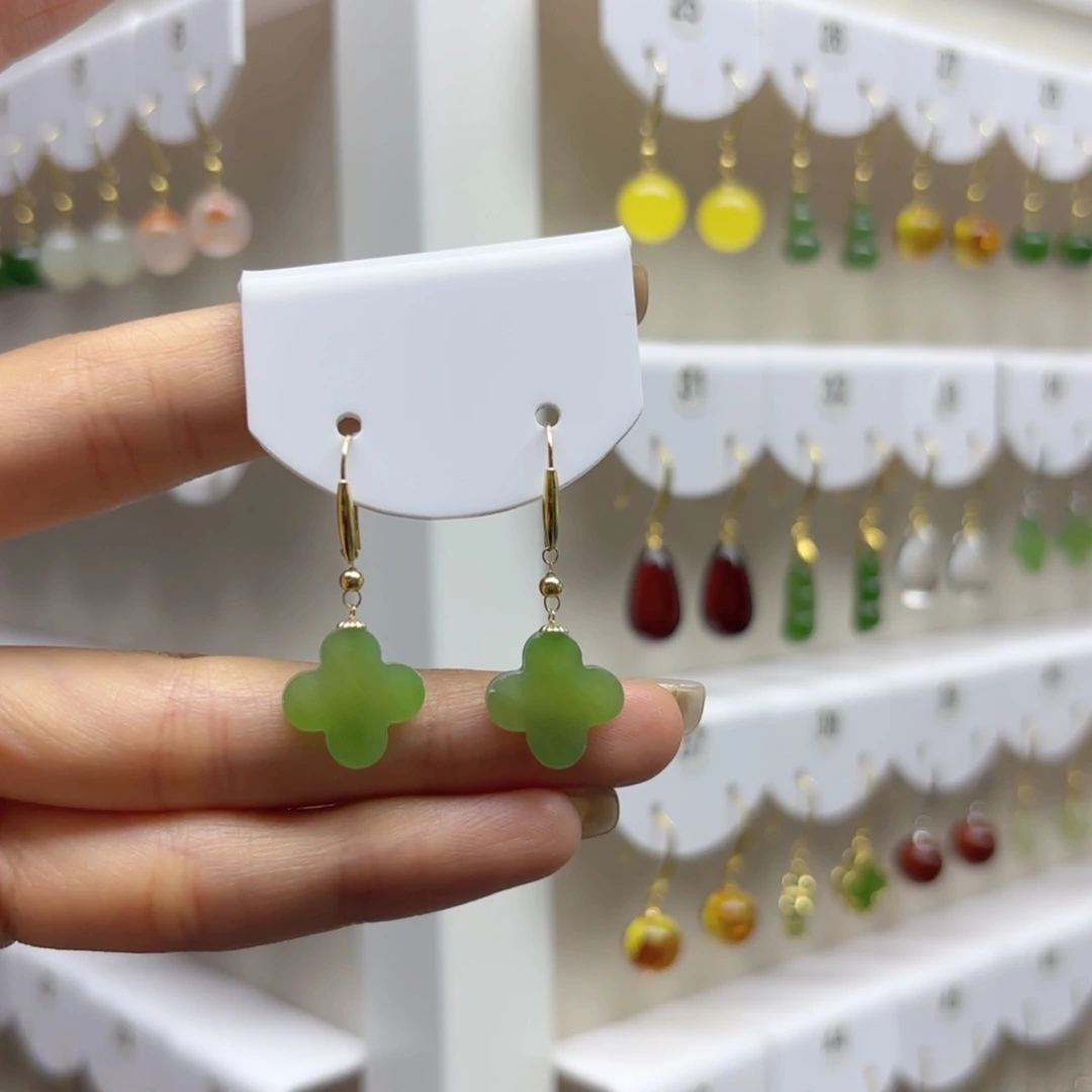 和田玉18K金镶嵌耳饰