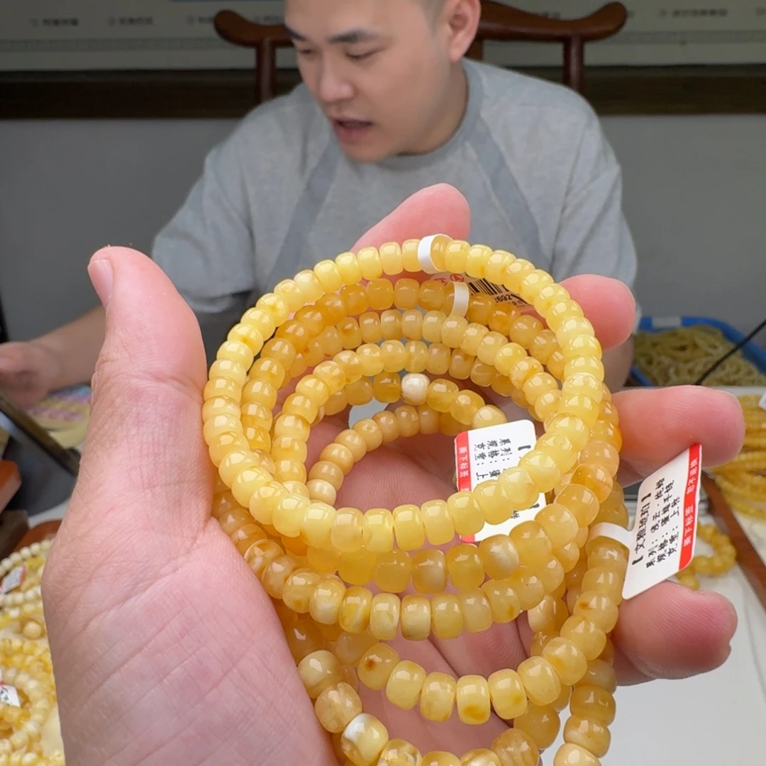琥珀未镶嵌裸石多样性发其一