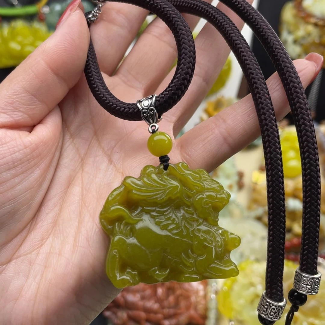 未镶嵌蛇纹石玉颈饰