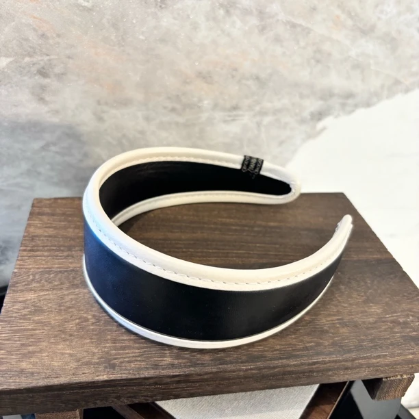 臭臭家白边发箍FG145