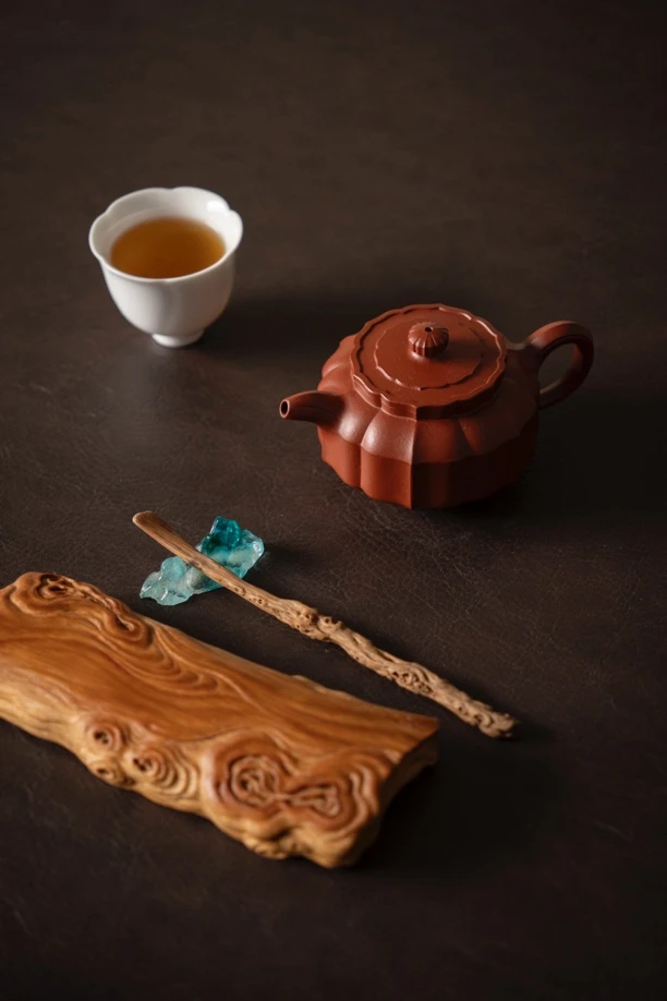 宝绫 昕健督造 朱泥