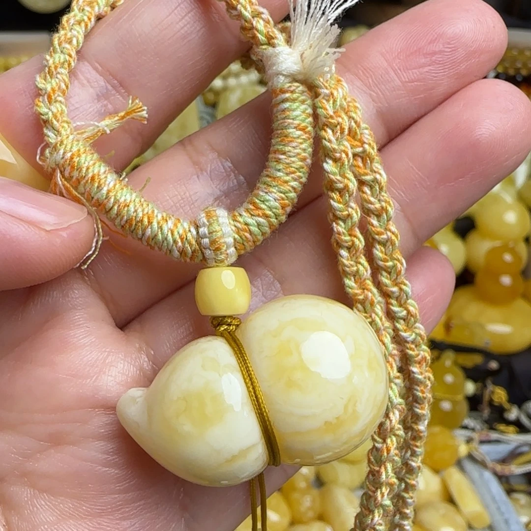 琥珀套链未镶嵌天然俄料瓷白妖花蜜蜡葫芦吊坠