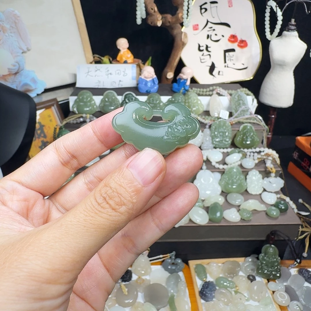 网****和田玉未镶嵌颈饰