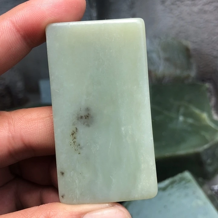 和田玉颈饰未镶嵌力*