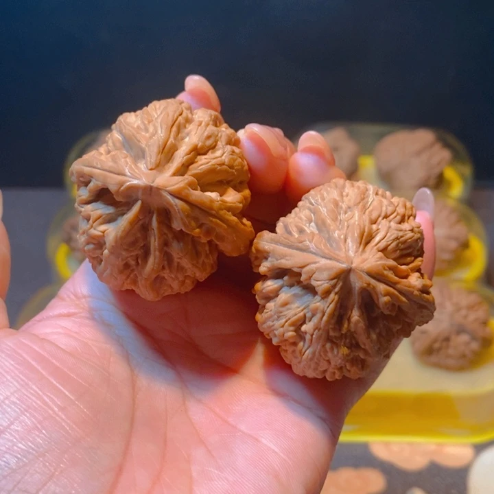 N***l吊坠猴头核桃红锦鲤42.43