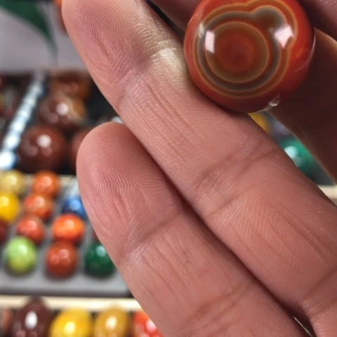 未镶嵌颈饰玛瑙/玉髓修*