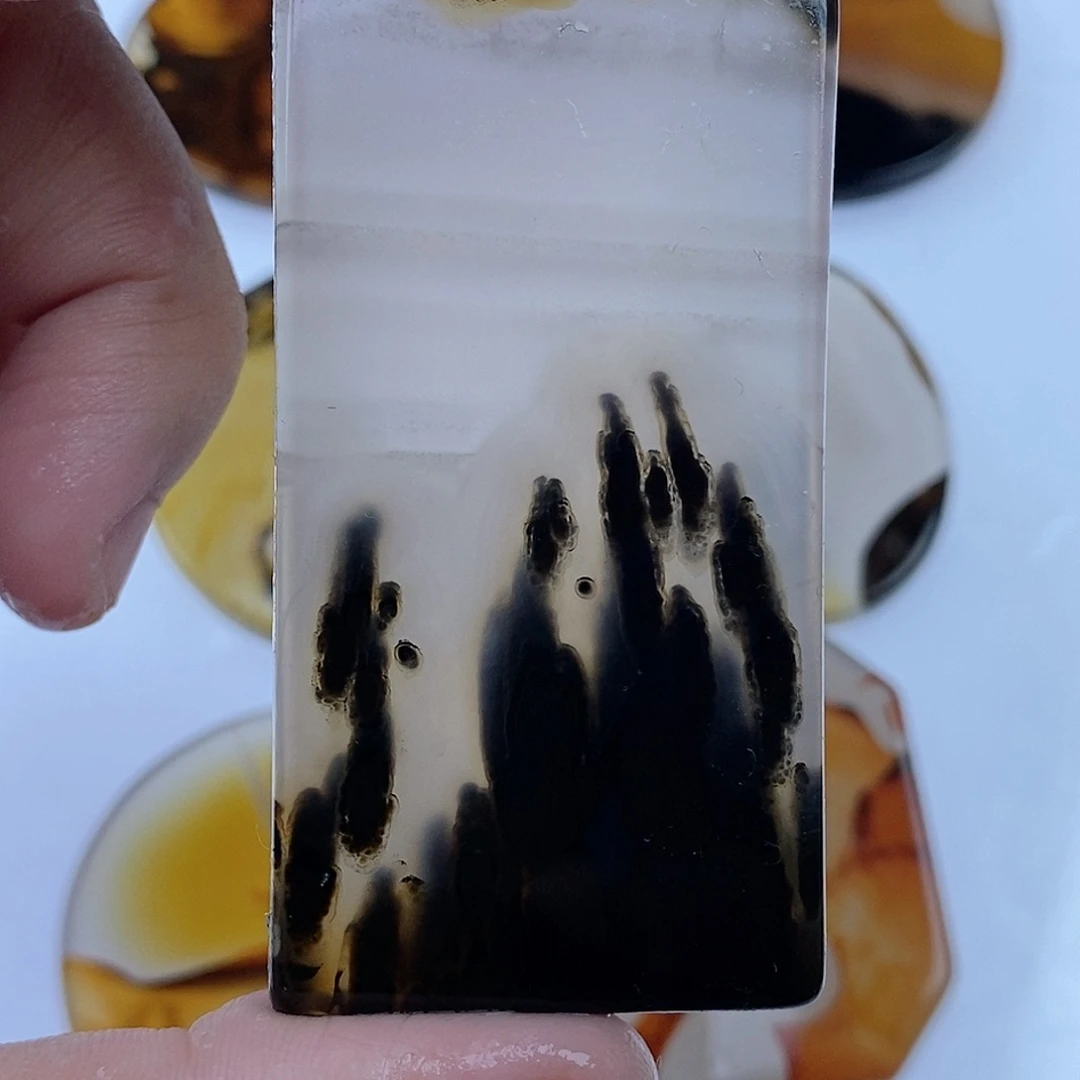 玛瑙/玉髓未镶嵌珠宝半成品D****8有扣