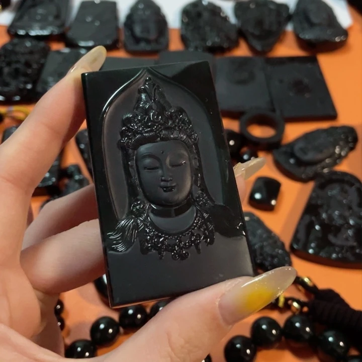 翡翠颈饰未镶嵌天***奇