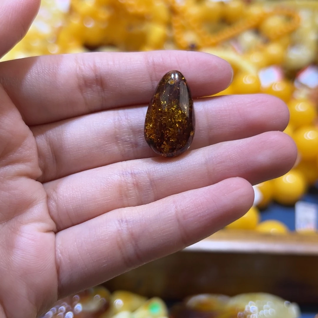 未镶嵌琥珀珠宝奇石