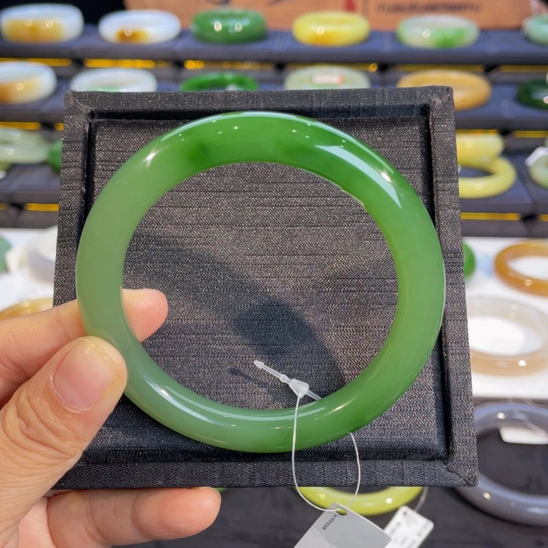 未镶嵌手镯和田玉-粉绿阳绿渐变58