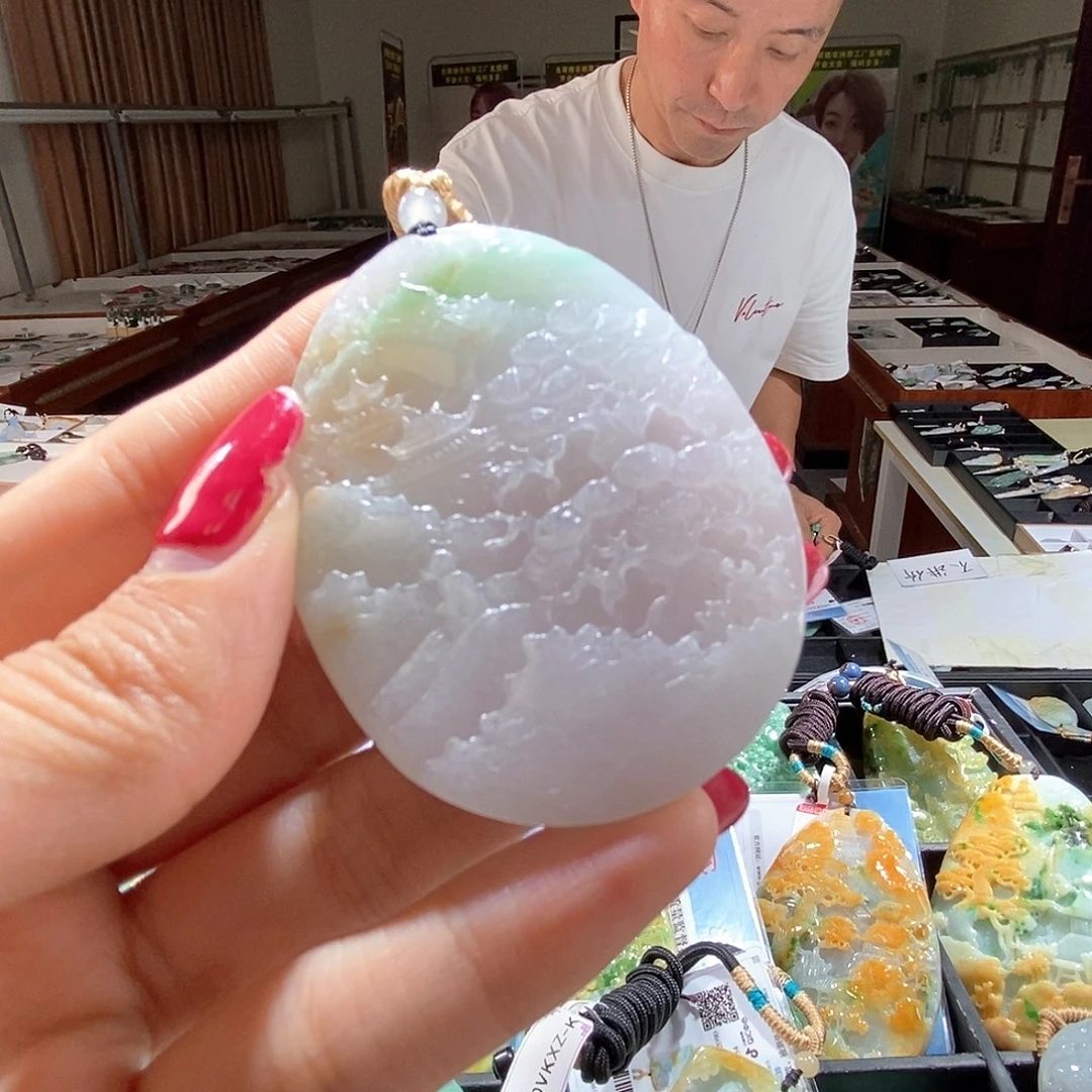 翡翠未镶嵌颈饰翡翠