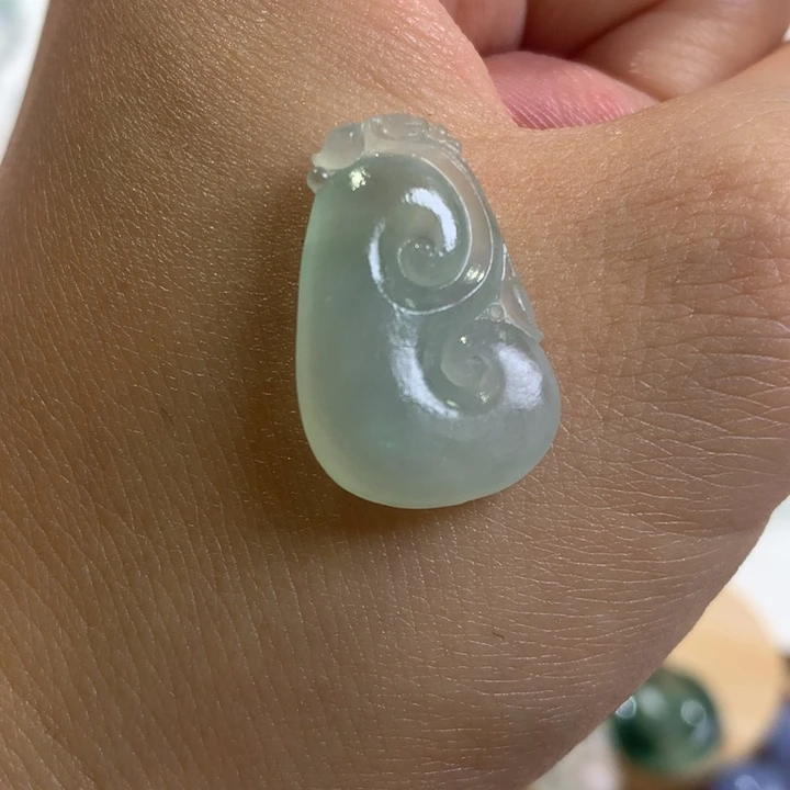 定制翡翠未镶嵌如意