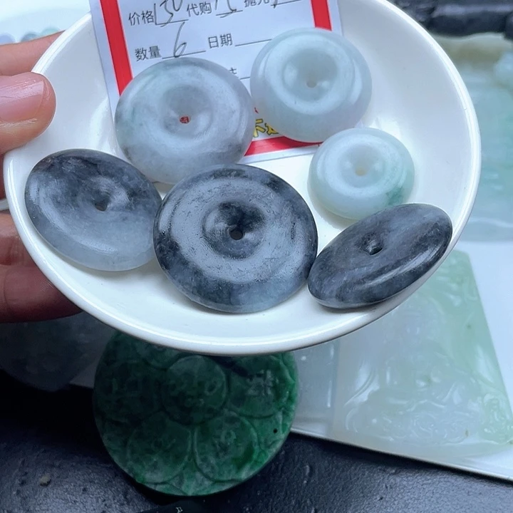 长***风翡翠未镶嵌颈饰翡翠