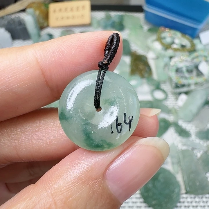 明***好未镶嵌定制翡翠挂件