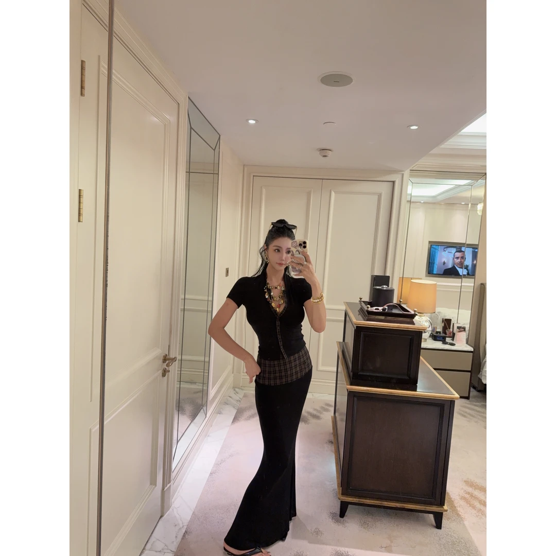 DUOMI【色彩女王】黑色拼接款半袖上衣半裙套装