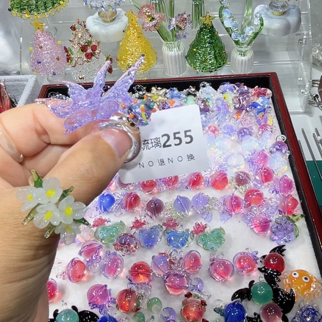 佳***琦玻璃颈饰255戒指两个