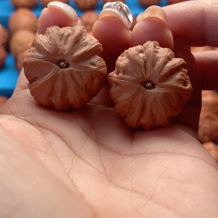 文玩核桃把件小宫灯