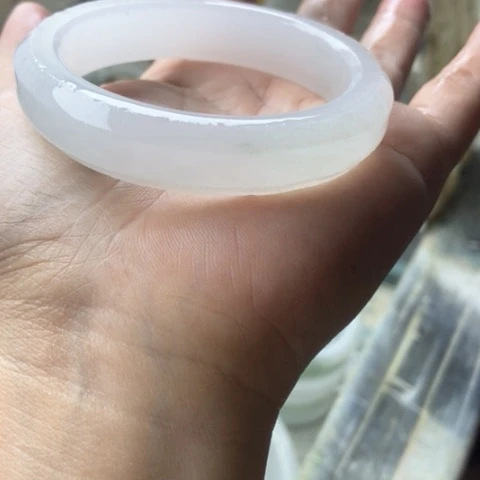 石英质玉手镯未镶嵌?*蜜加工定制