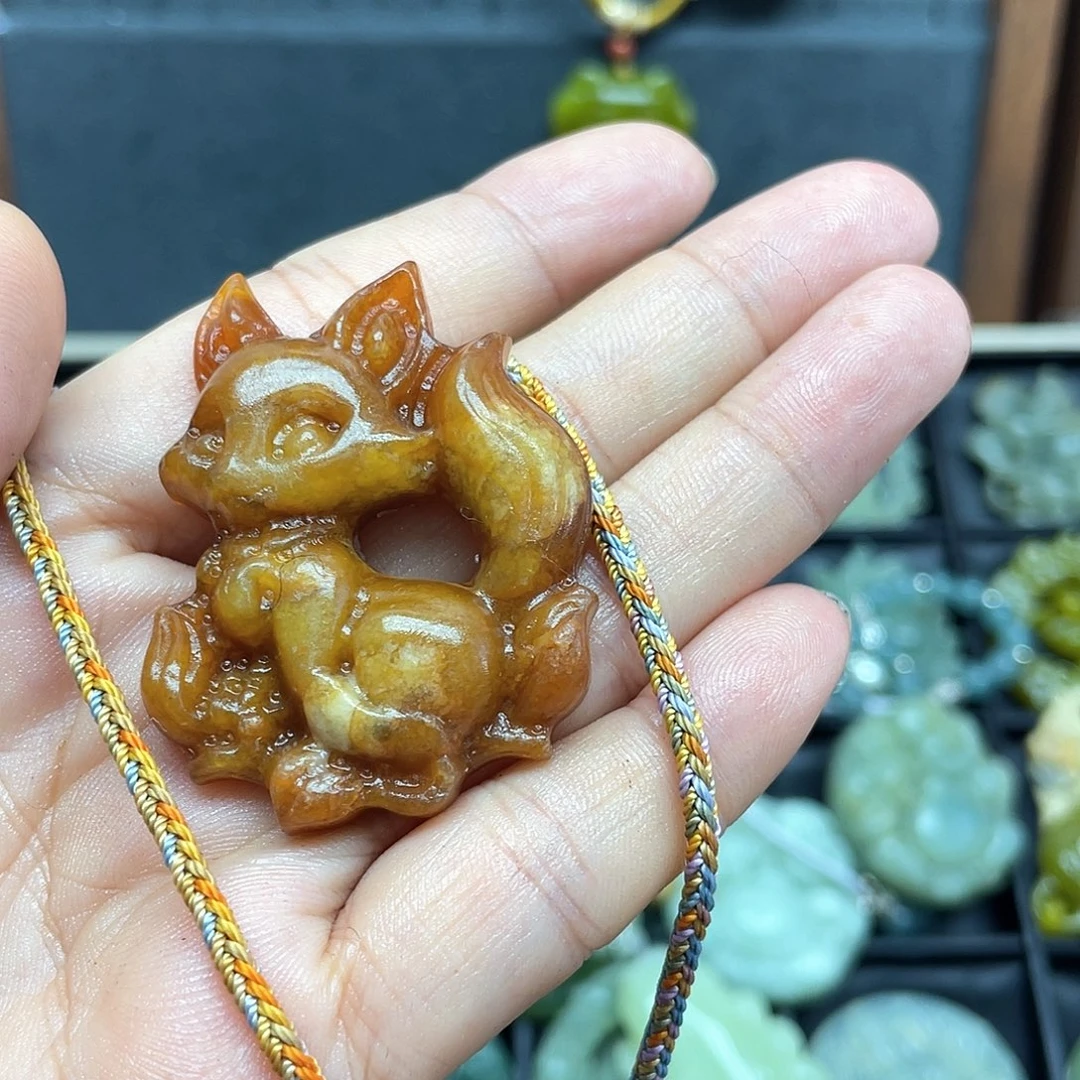 用***6未镶嵌蛇纹石玉颈饰