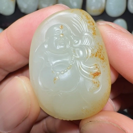 颈饰未镶嵌和田玉诗**方