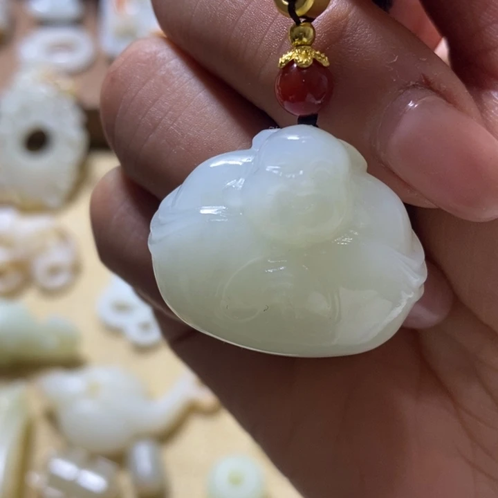 和田玉（糖玉）挂件未镶嵌心**往