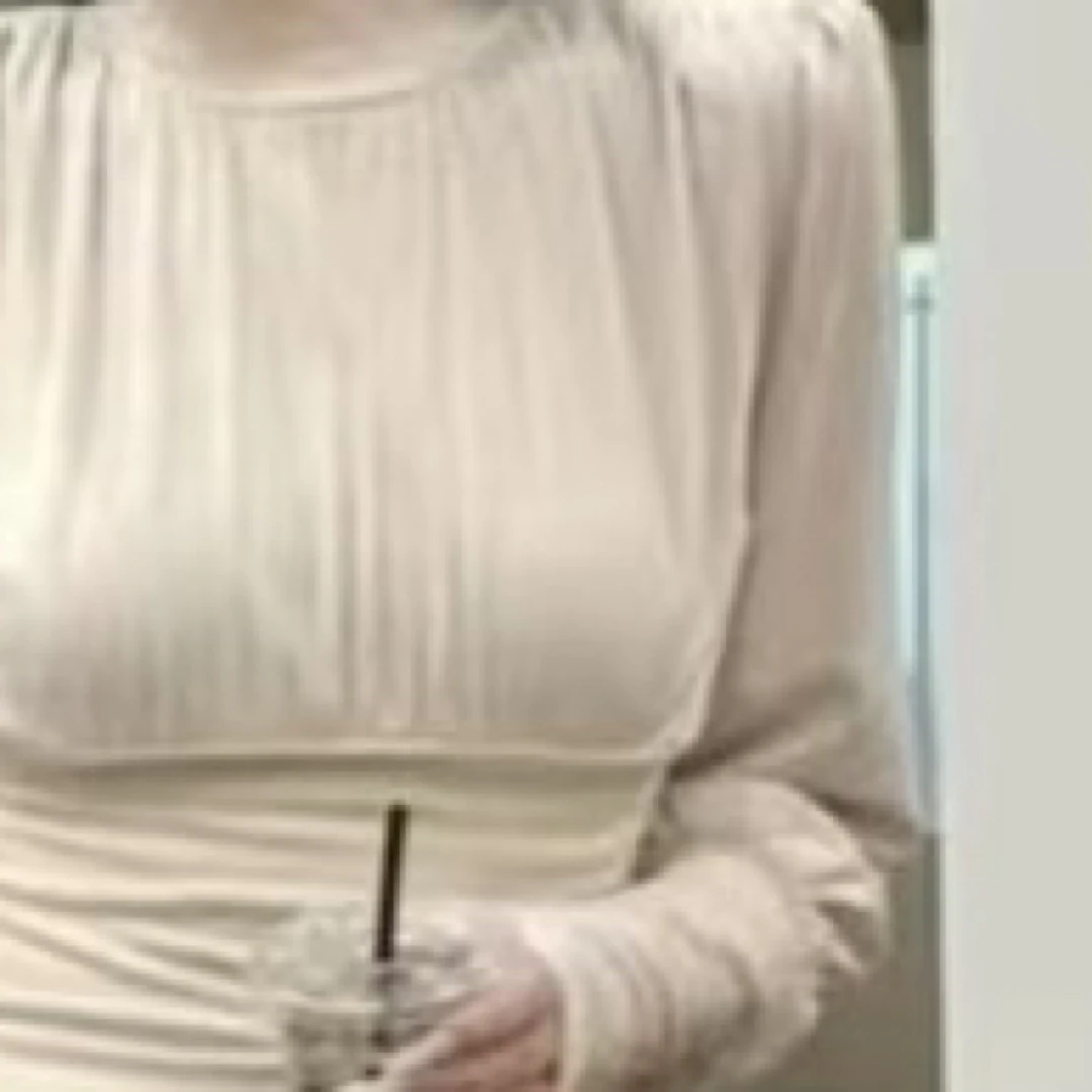 早秋泡泡袖半高领长袖上衣搭配高腰褶皱半裙女装