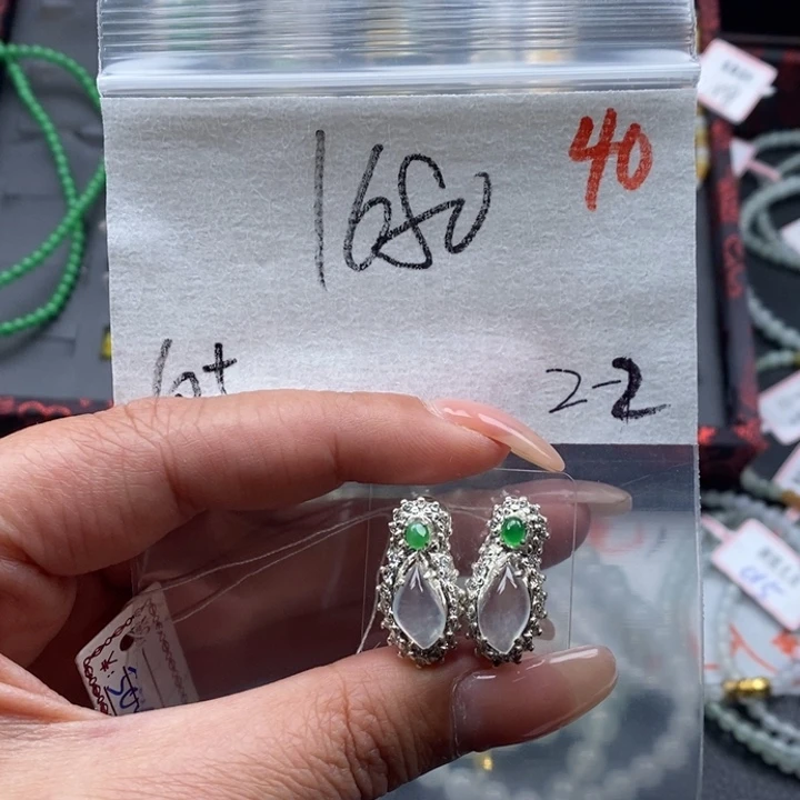 翡翠吊坠(不含链)未镶嵌耳钉