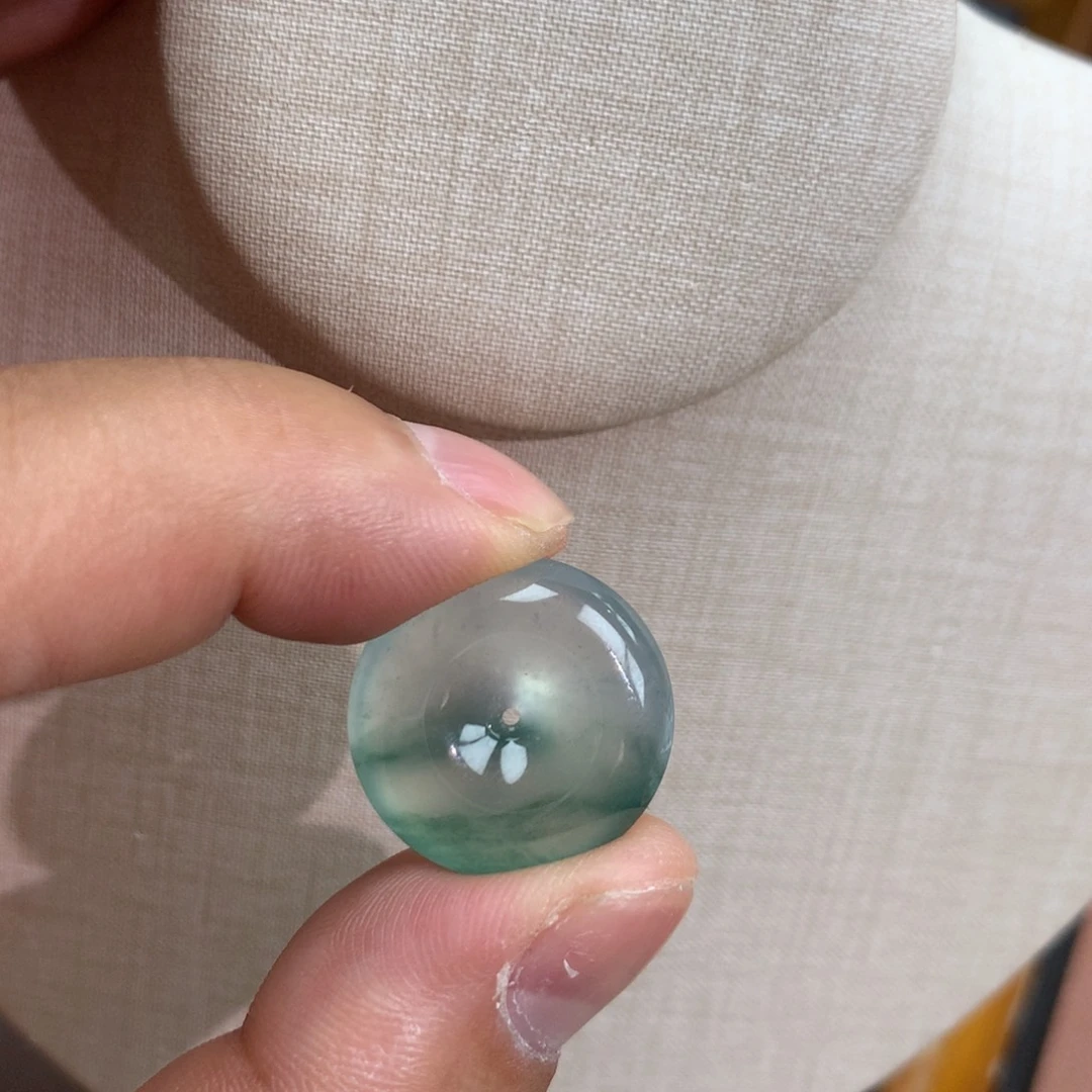 颈饰未镶嵌翡翠平安扣
