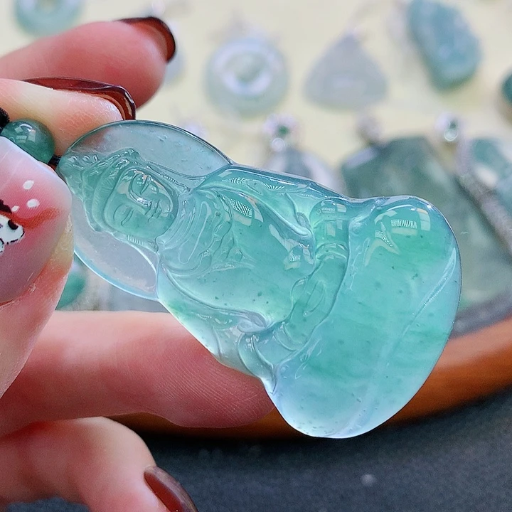 翡翠颈饰未镶嵌翡翠