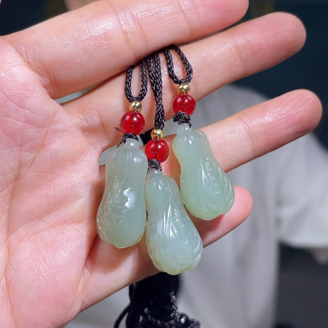 和田玉未镶嵌颈饰多样性发一件