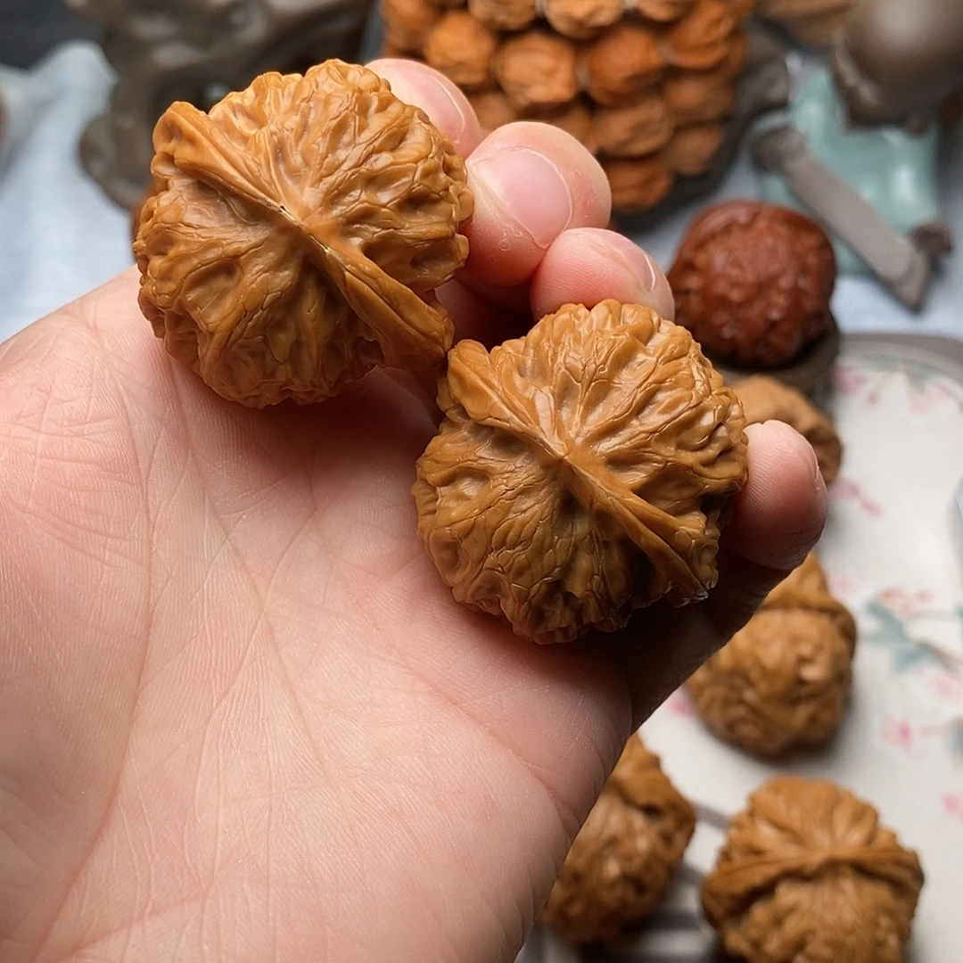 文玩核桃把件宫灯