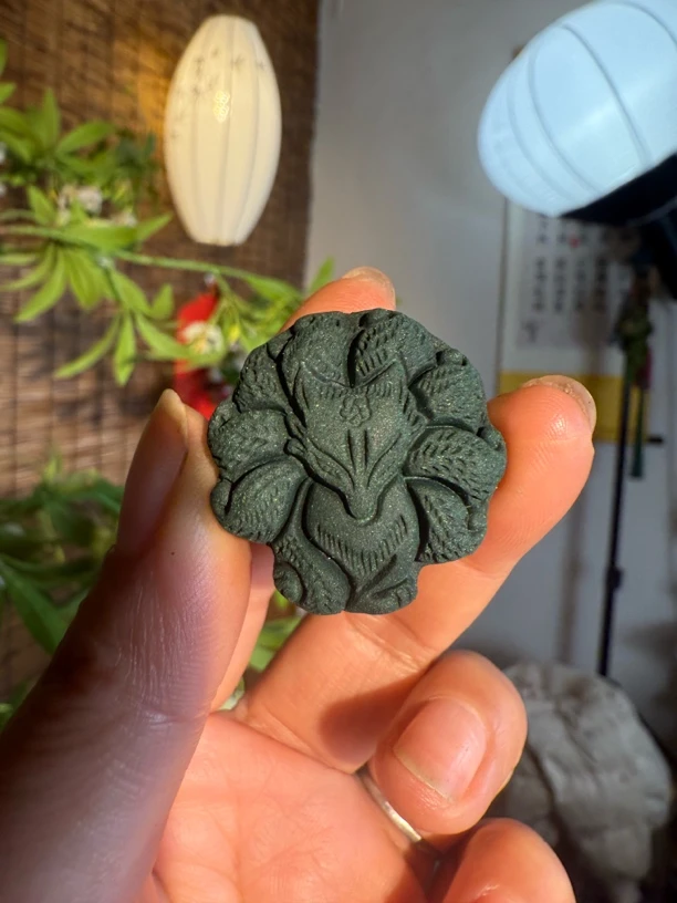 九尾古法和香牌吊坠