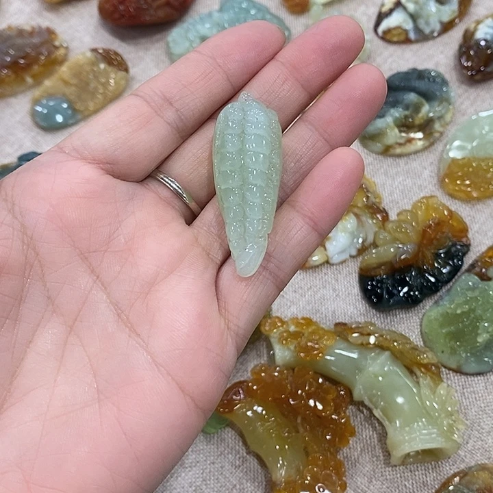 蛇纹石玉合金颈饰