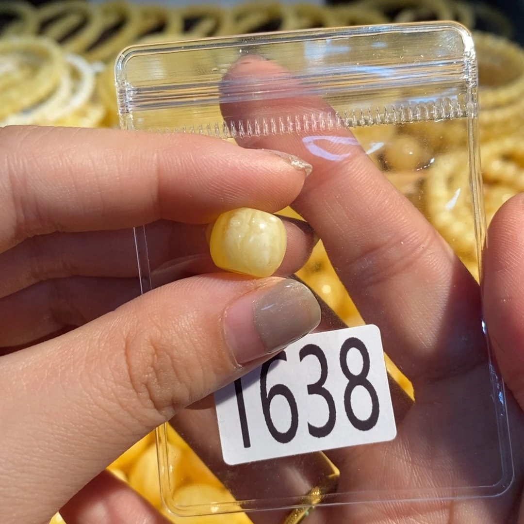 未镶嵌琥珀珠宝奇石1638