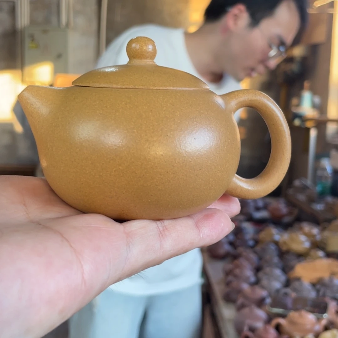 茶壶紫砂LZX。 黄金段。 西施。 160CC