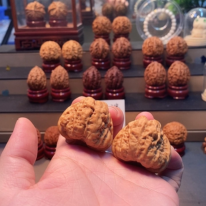 是***的桃核把件41尺延庆金蟾