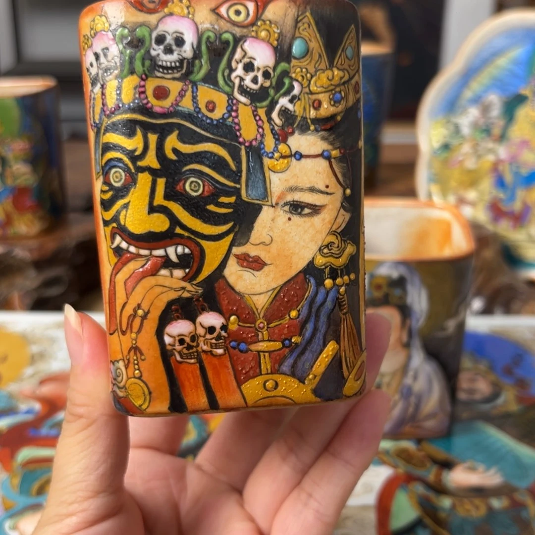 手绘扎基拉姆方杯