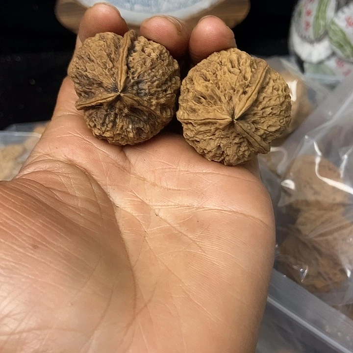 文玩核桃把件云南铁核桃基地24