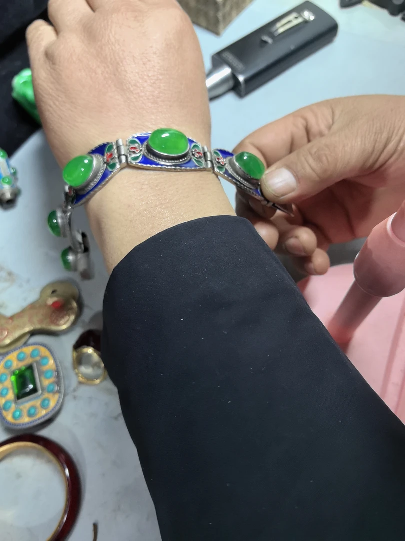 精选优质瓷器摆件