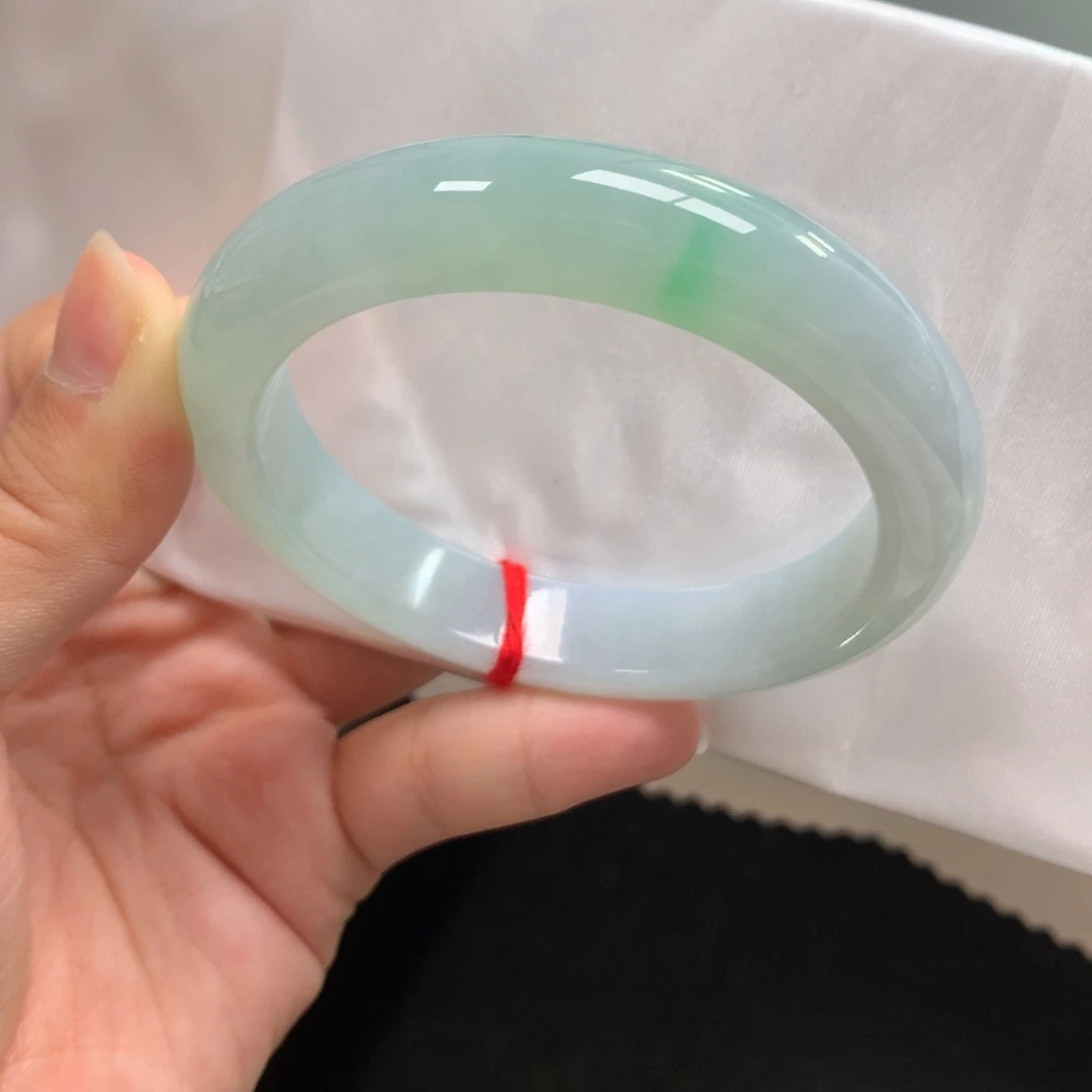 翡翠未镶嵌手镯24号55.8正白底青（老糯胶）无纹裂