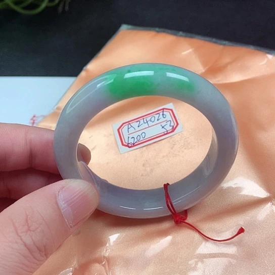 翡翠手镯未镶嵌圈口53