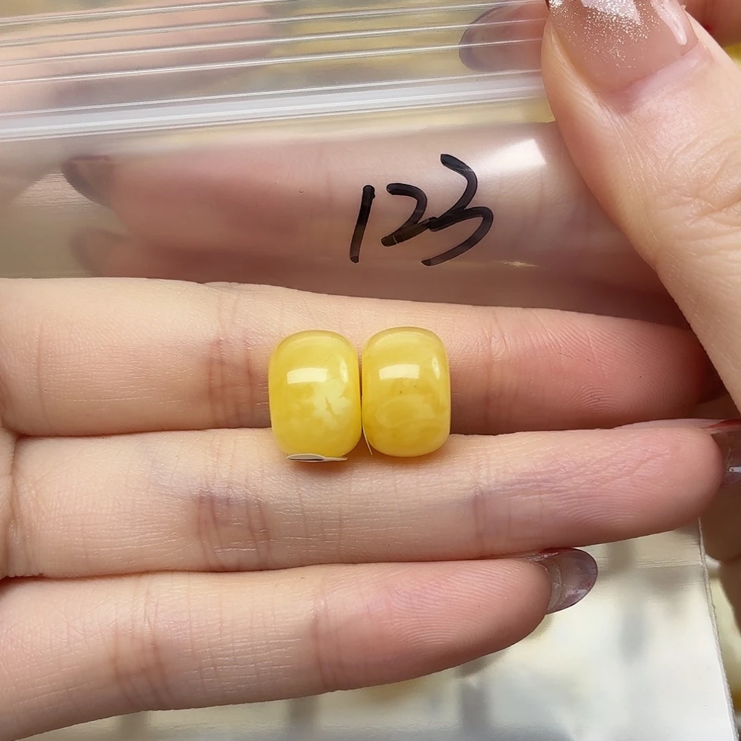 蜜蜡未镶嵌裸石微瑕13*8.8