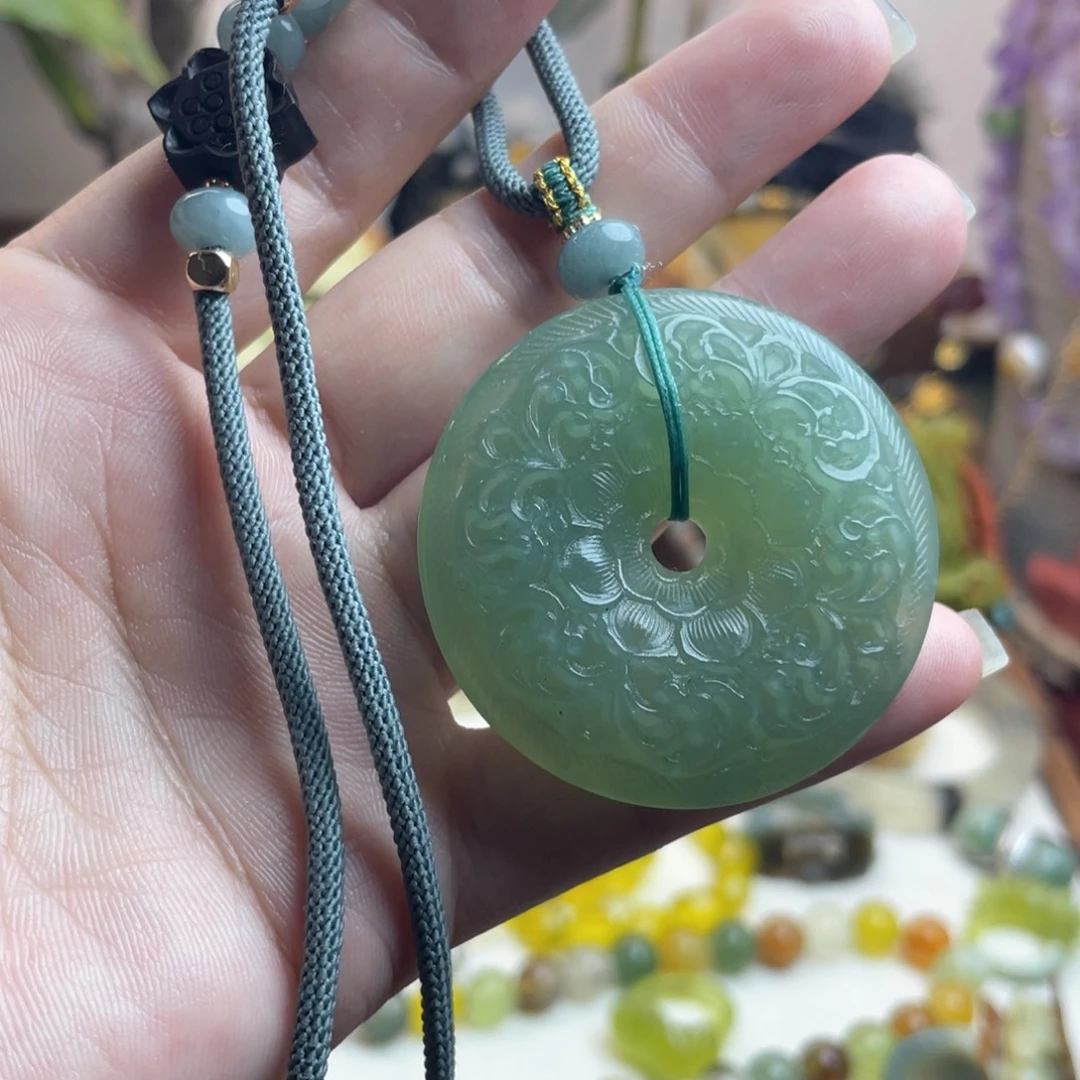 蛇纹石玉未镶嵌吊坠
