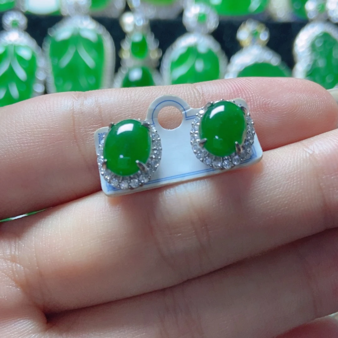 翡翠未镶嵌颈饰