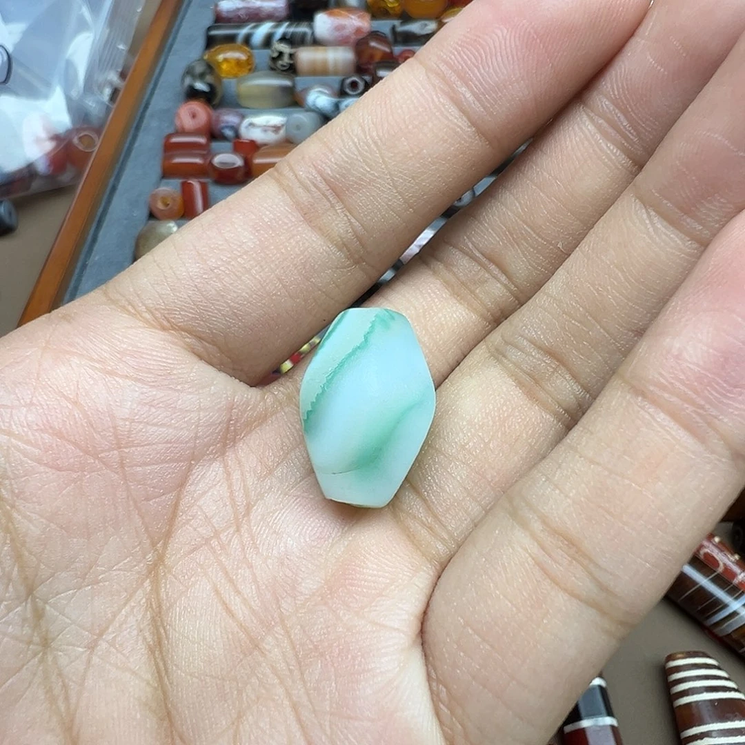 闭***玛瑙/玉髓合金珠宝半成品